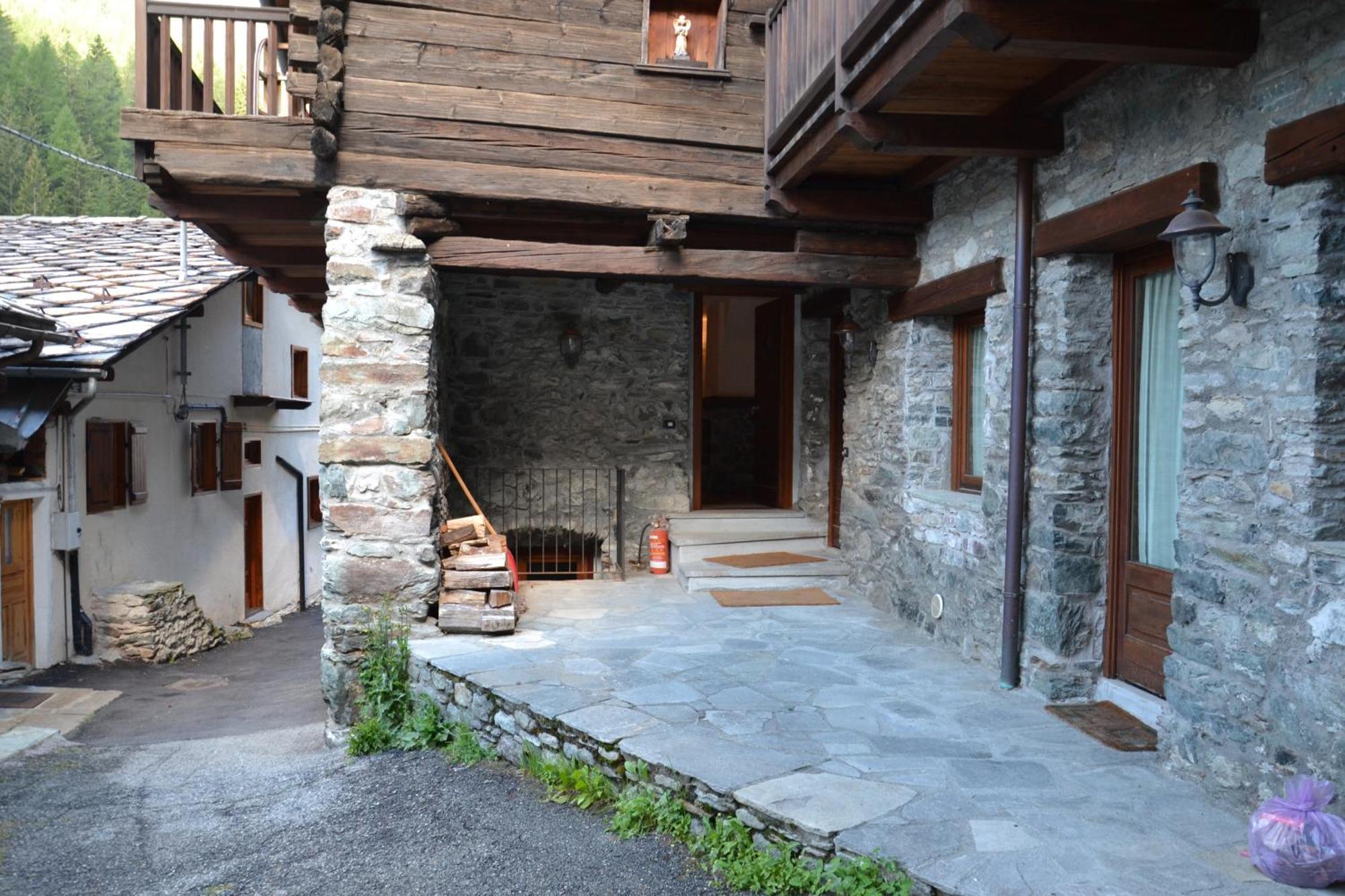 Alle Pendici Del Monte Rosa Champoluc Bagian luar foto